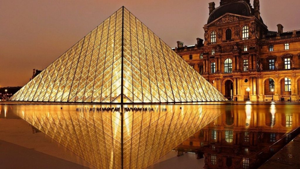 Image of the Louvre Museum